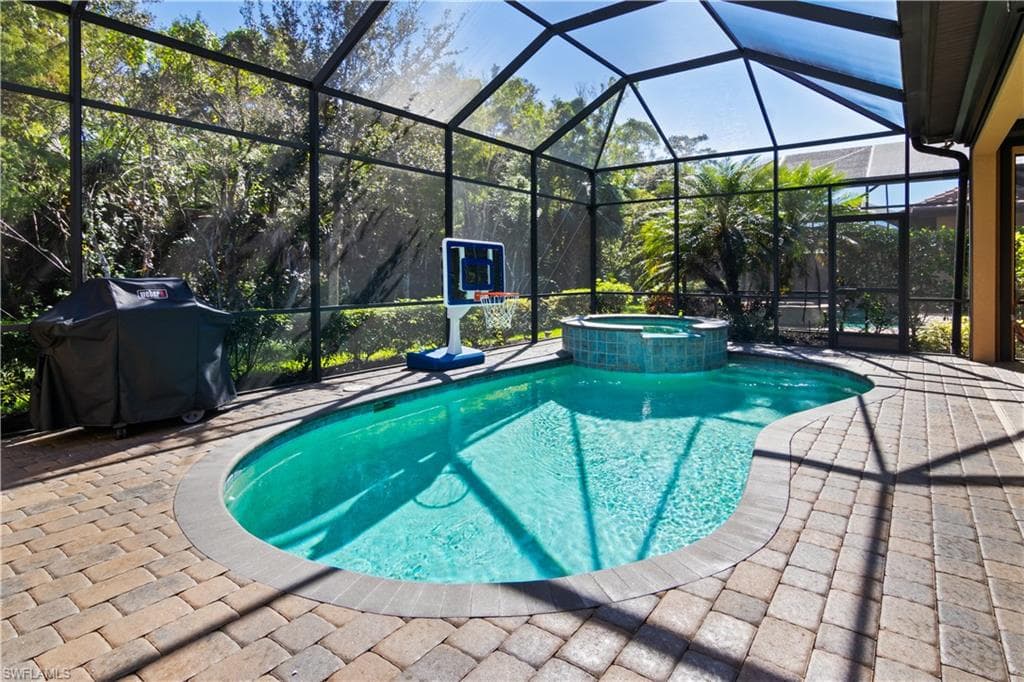 6604 Roma WAY NAPLES, FL 34113