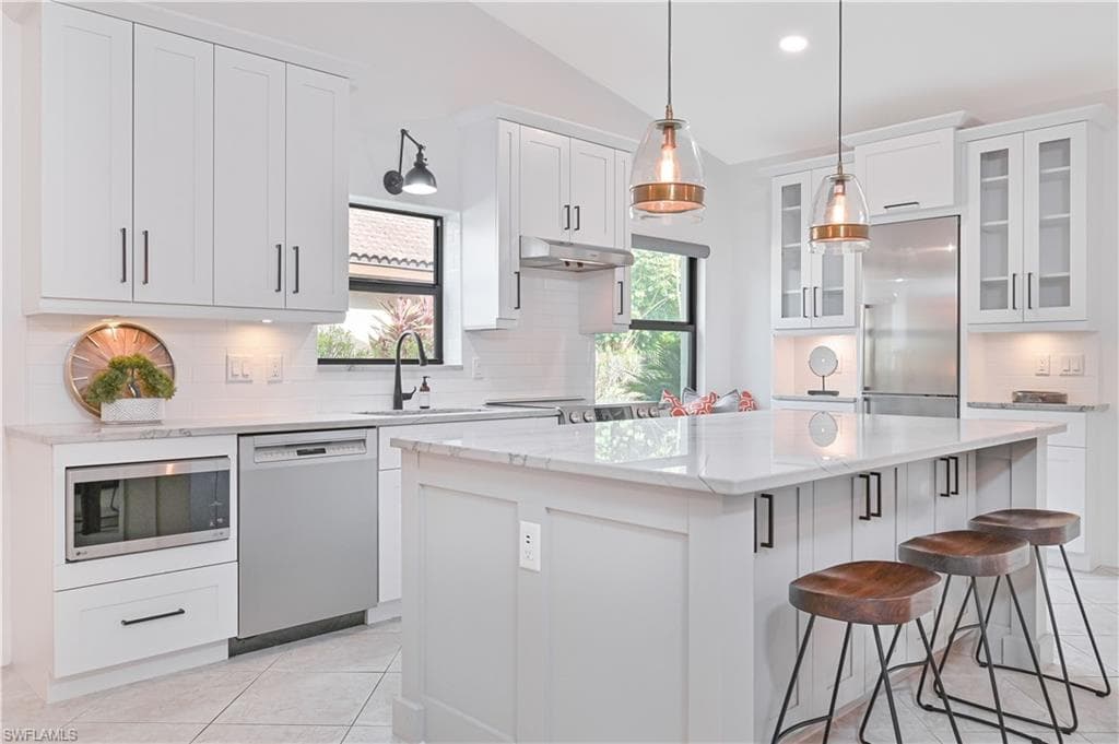 13033 Tall Pine CIR FORT MYERS, FL 33907