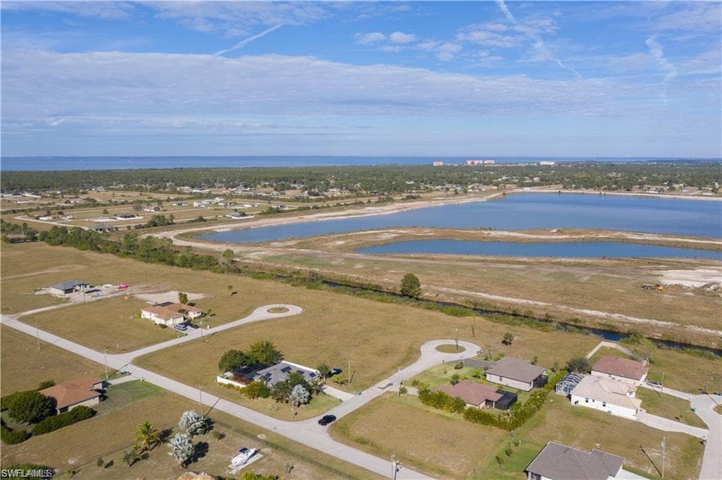 3923 33rd PL CAPE CORAL, FL 33993