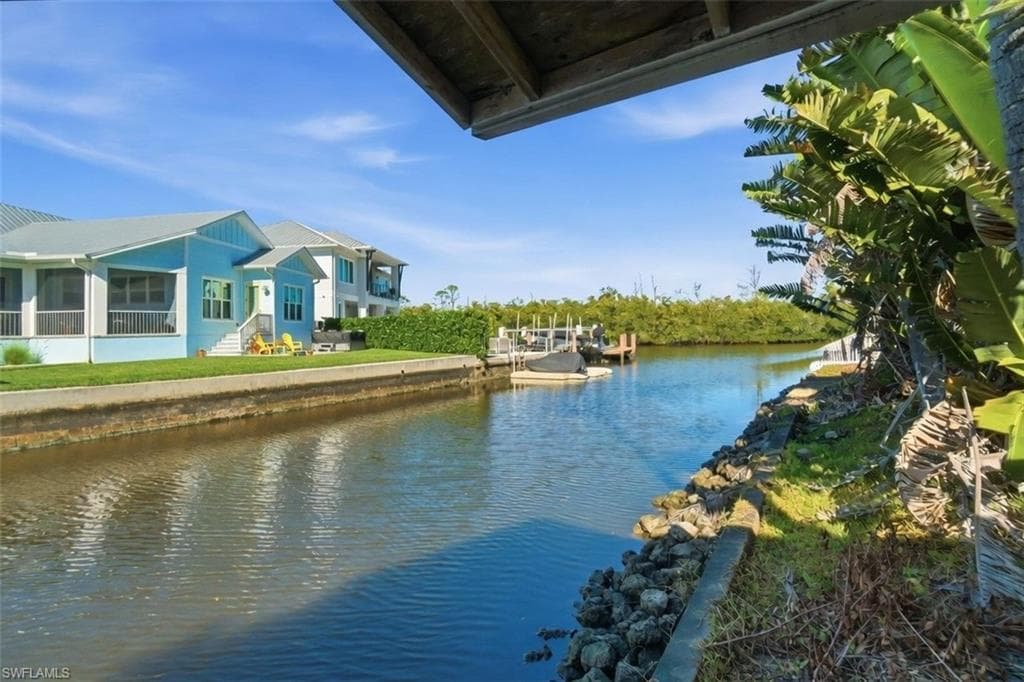 1138 Christopher CT NAPLES, FL 34104