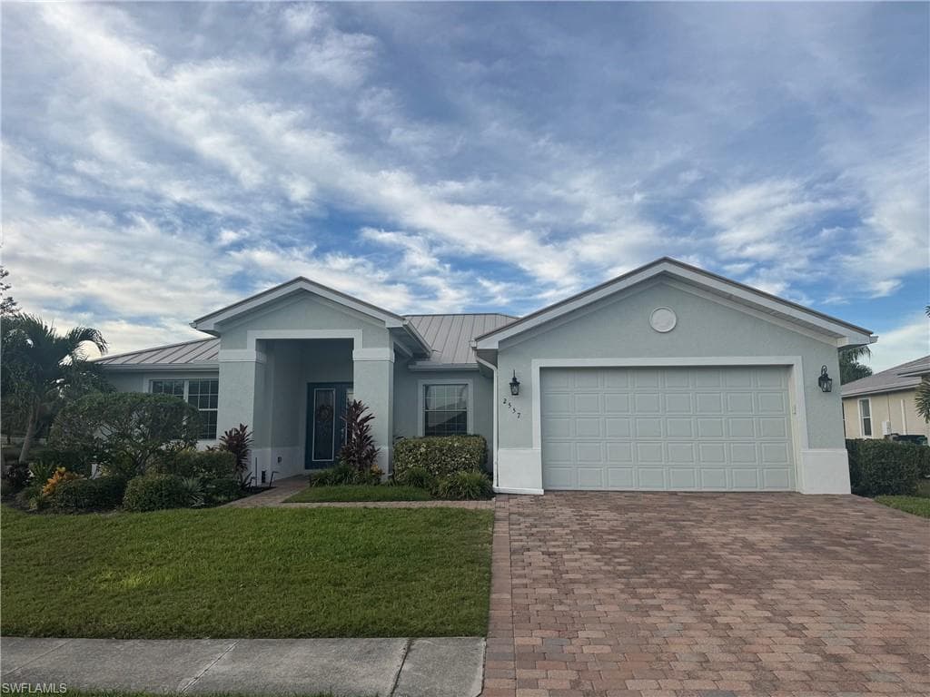2557 Ashbury CIR CAPE CORAL, FL 33991