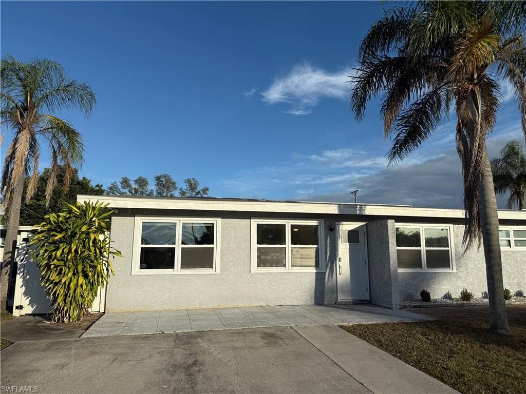 6675 Fiesta WAY FORT MYERS, FL 33919