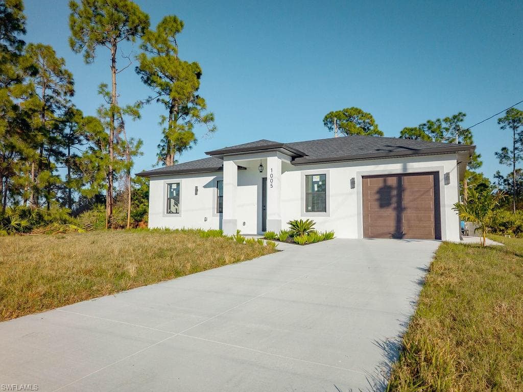 1005 Brenton AVE LEHIGH ACRES, FL 33974