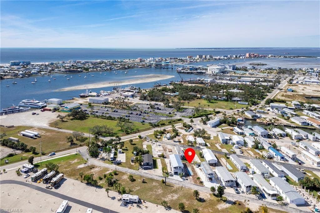 52 Oyster Bay LN FORT MYERS BEACH, FL 33931