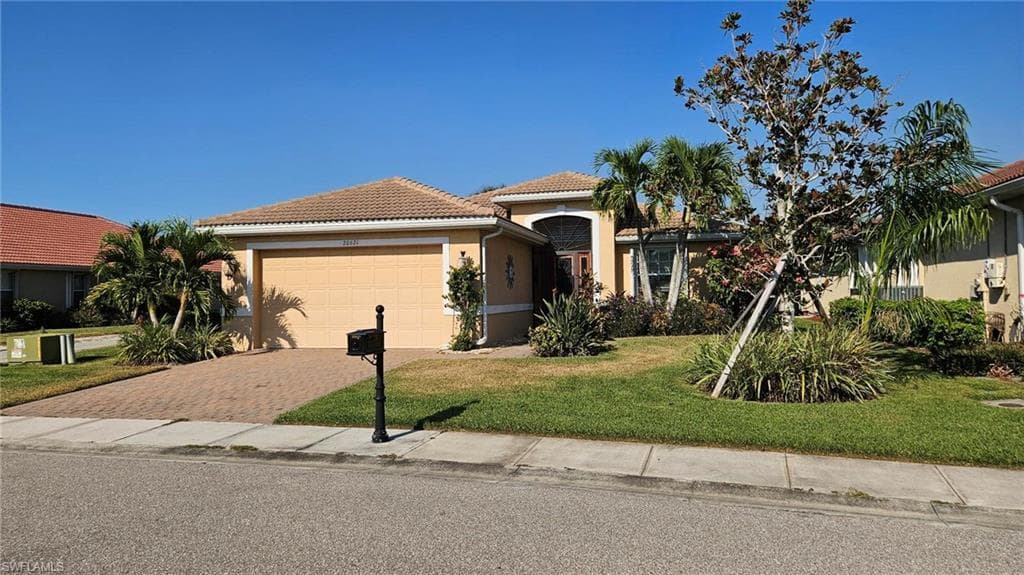 20621 Chestnut Ridge DR NORTH FORT MYERS, FL 33917