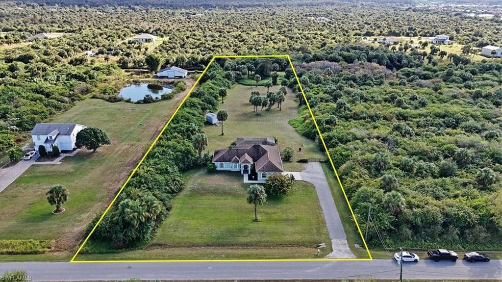 748 41st AVE NW NAPLES, FL 34120