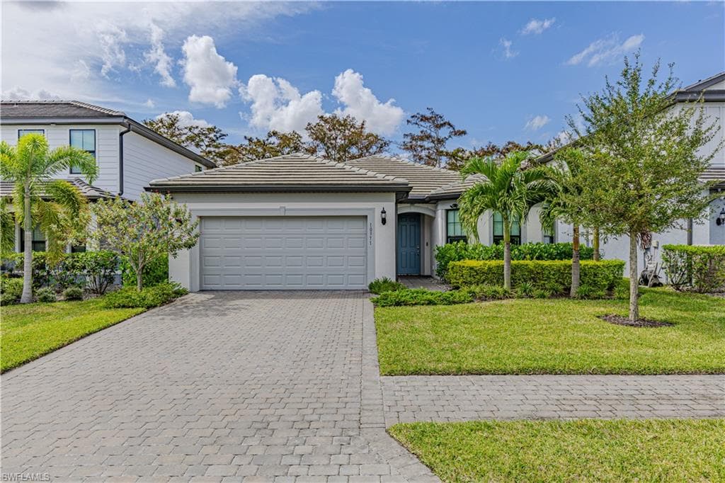 10371 Ventana LN NAPLES, FL 34120