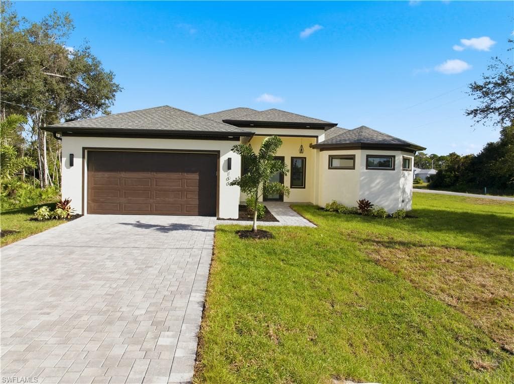 100 Zobora CIR FORT MYERS, FL 33913