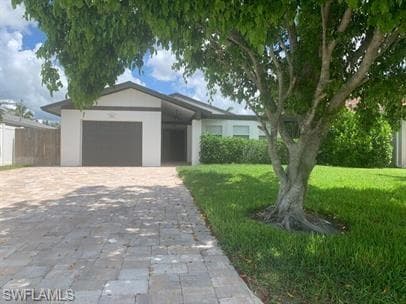 541 104th AVE N NAPLES, FL 34108