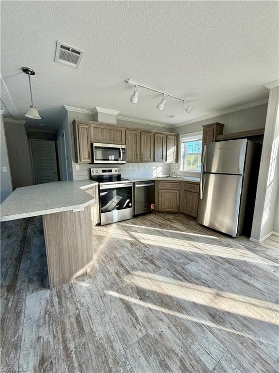 105 W Marimba CIR CLEWISTON, FL 33440