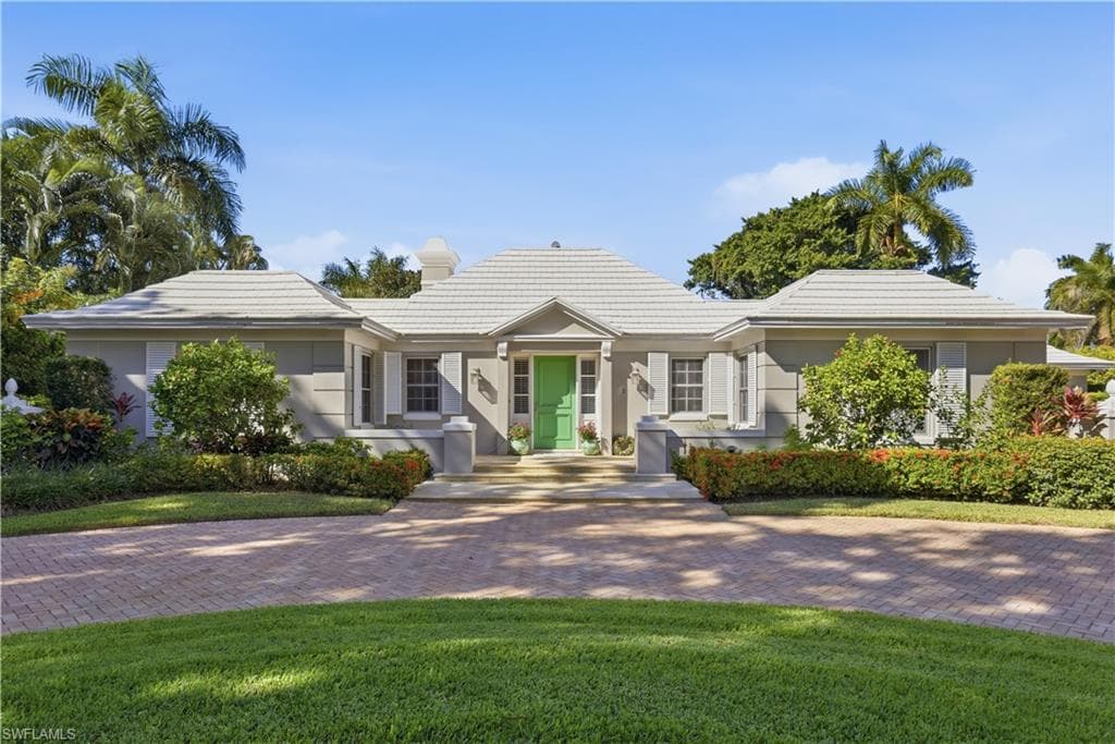 2700 Lantern LN NAPLES, FL 34102
