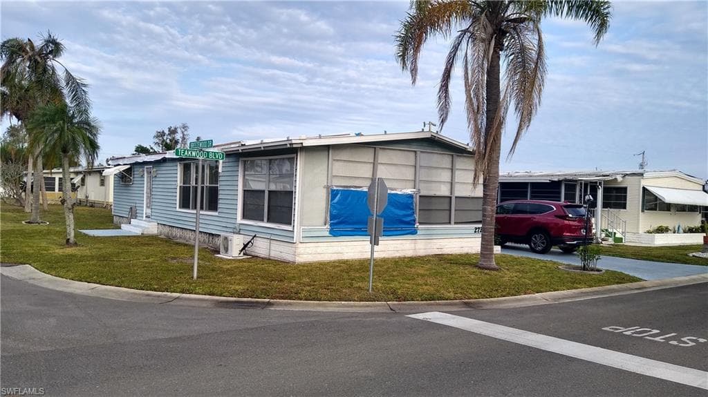 2727 Teakwood BLVD NORTH FORT MYERS, FL 33917