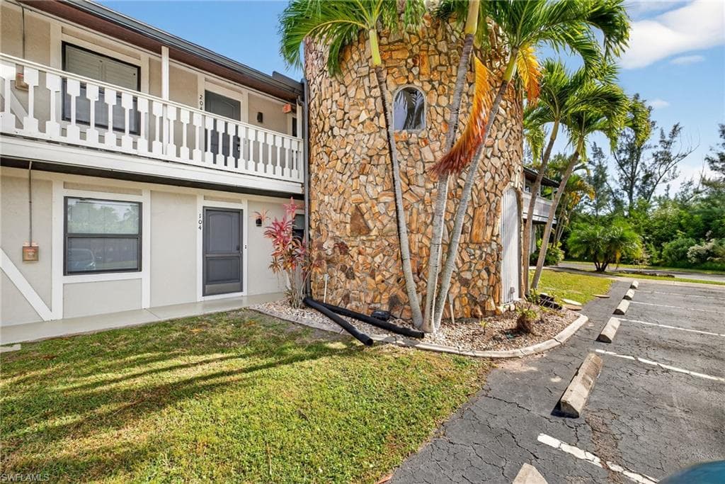 10022 Oxfordshire LN 104 FORT MYERS, FL 33908