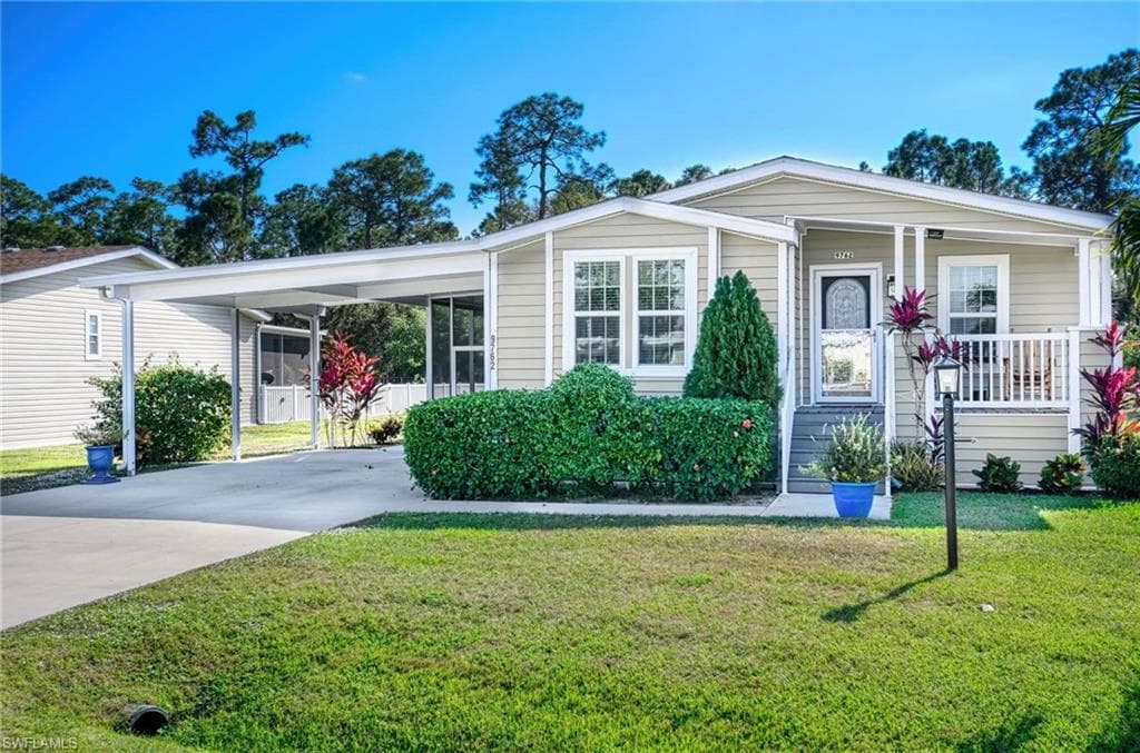 9762 Creekwood LN FORT MYERS, FL 33905