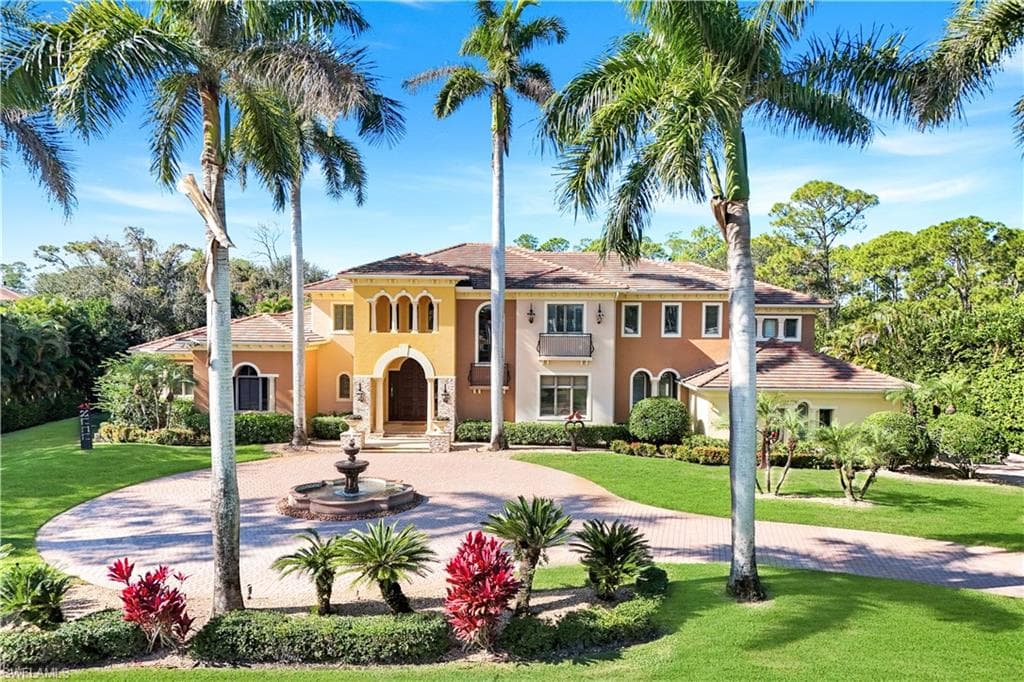 683 Hickory RD NAPLES, FL 34108