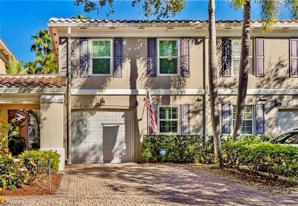 5733 Cove CIR NAPLES, FL 34119
