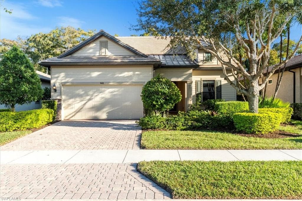 9418 Greyhawk TRL NAPLES, FL 34120