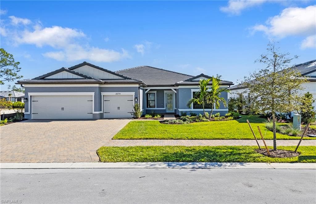 2074 Don Benito WAY NAPLES, FL 34120