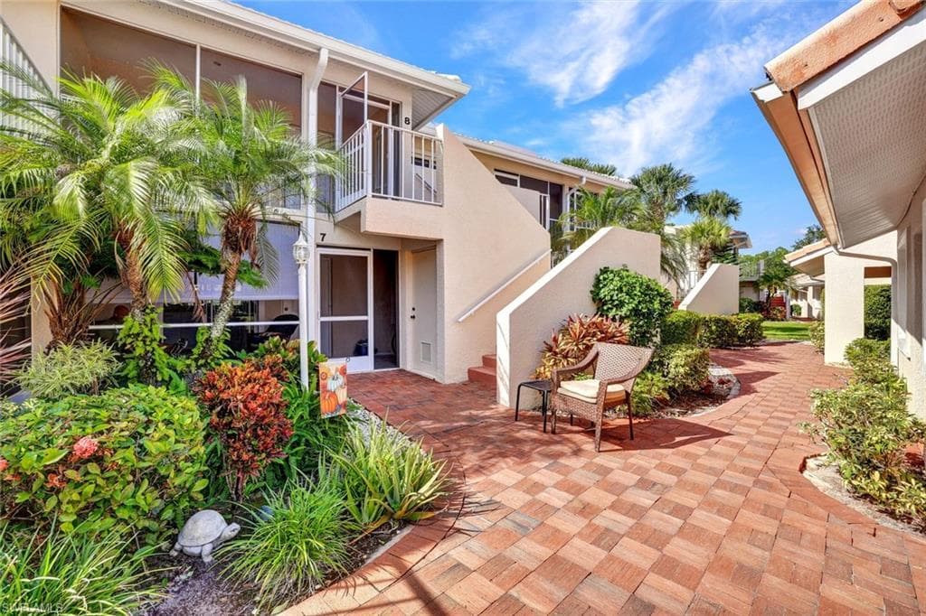 2372 Hidden Lake DR 808 NAPLES, FL 34112