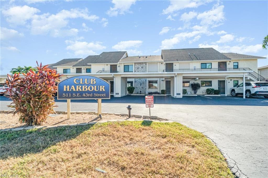 511 SE 43rd ST 105 CAPE CORAL, FL 33904