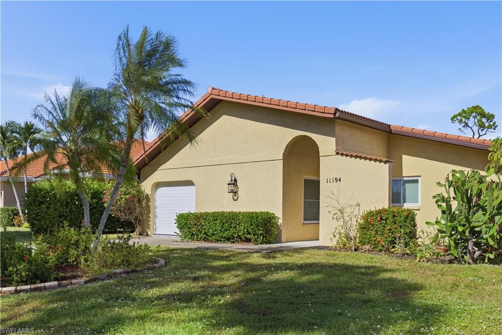 11194 La Coruna LN BONITA SPRINGS, FL 34135