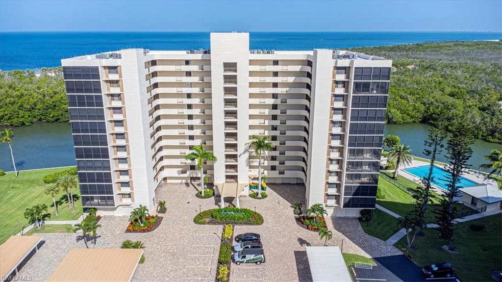 15 Bluebill AVE 806 NAPLES, FL 34108