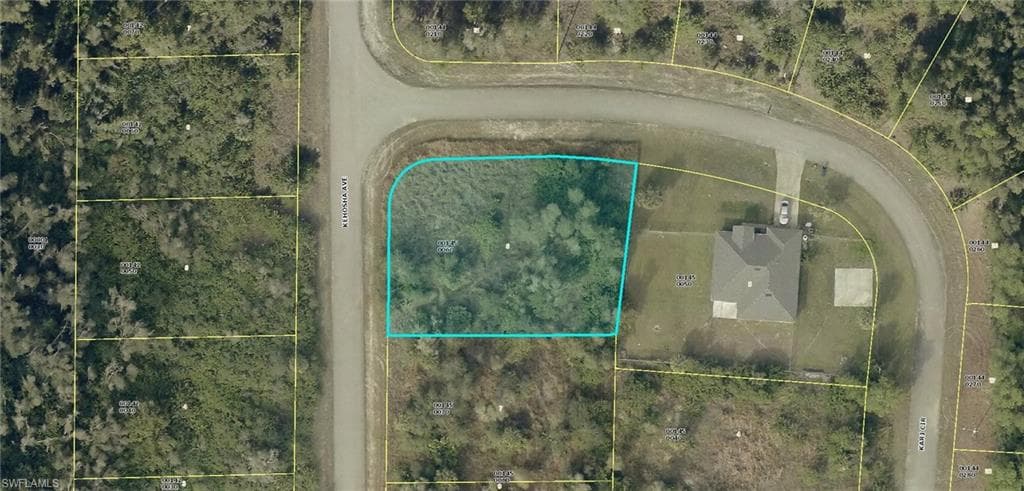 719 Kehosha AVE LEHIGH ACRES, FL 33974