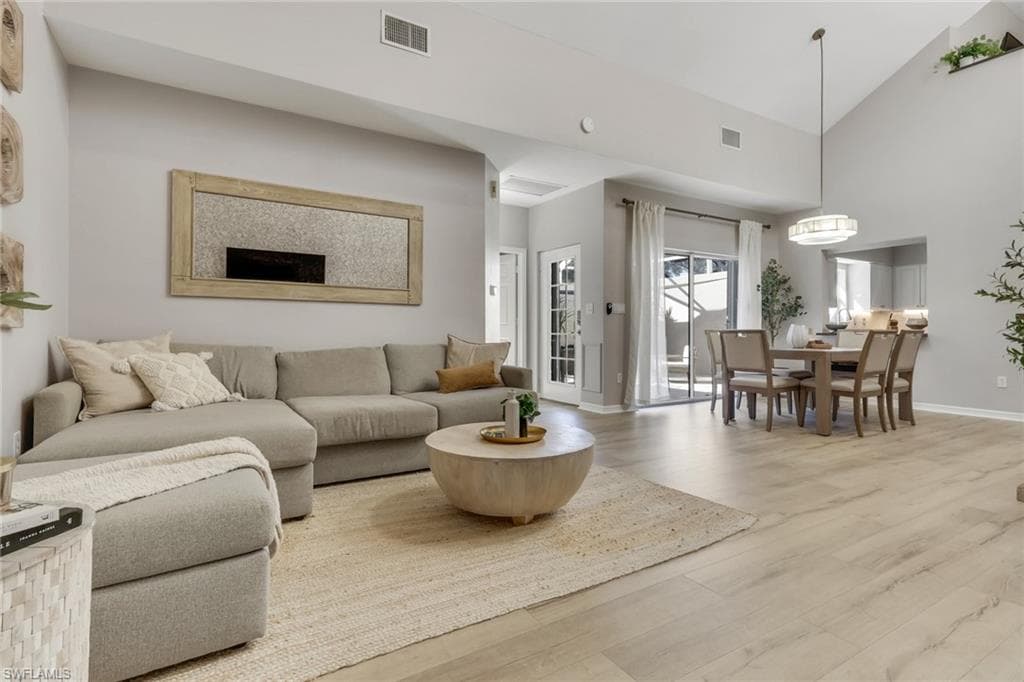4536 Court WAY 19D NAPLES, FL 34109