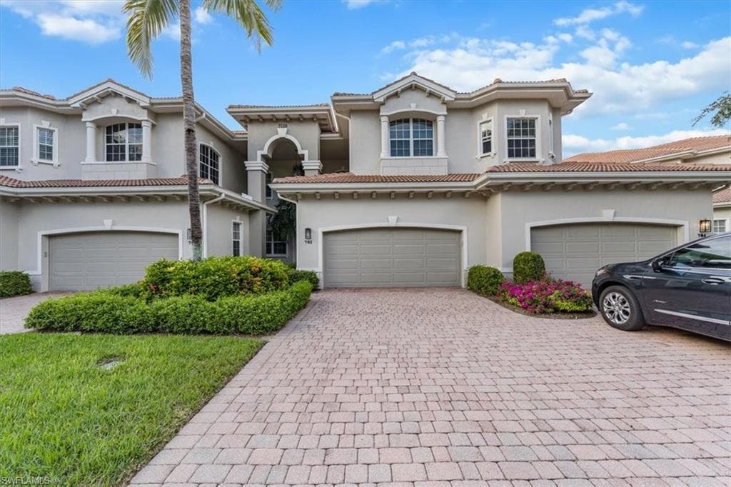 7128 Lemuria CIR 702 NAPLES, FL 34109
