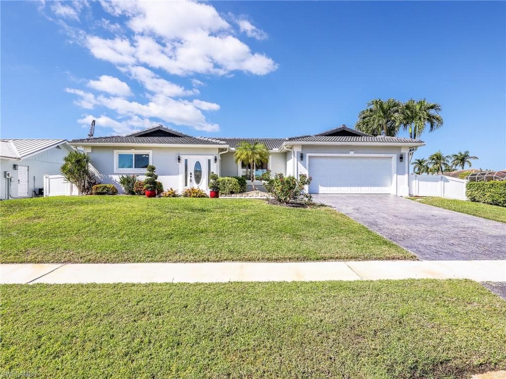 84 Gulfport CT MARCO ISLAND, FL 34145