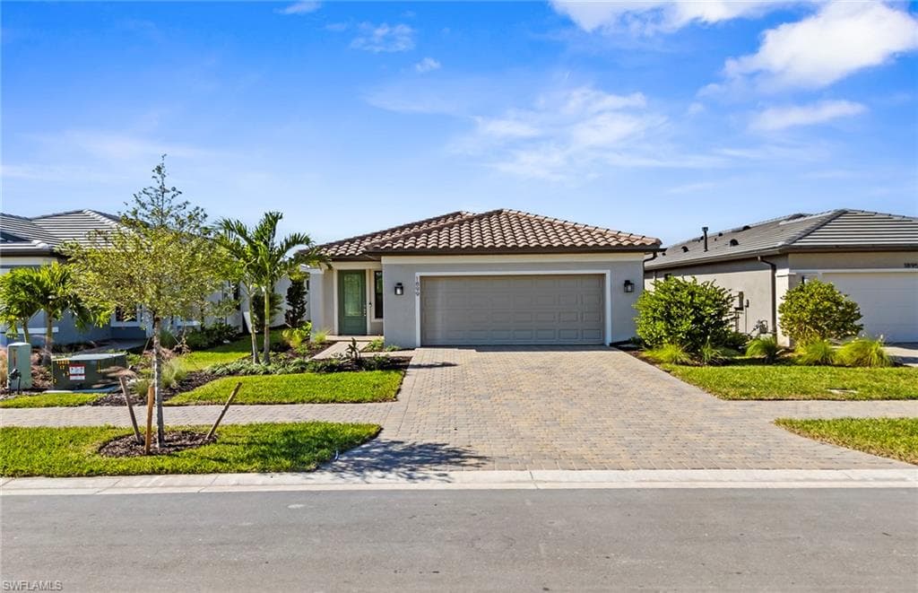 1899 Sierra CT NAPLES, FL 34120