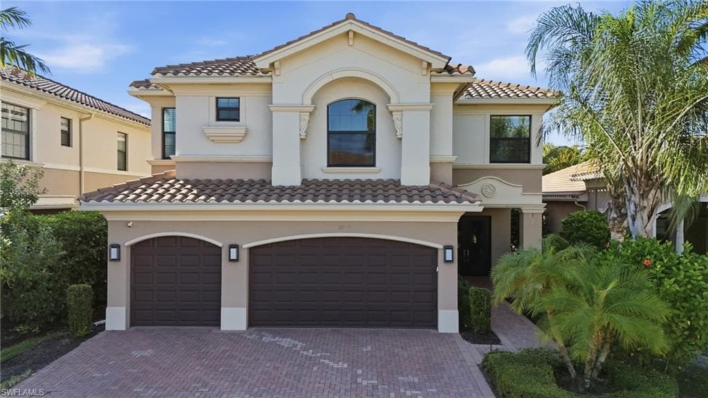 13768 Luna DR NAPLES, FL 34109