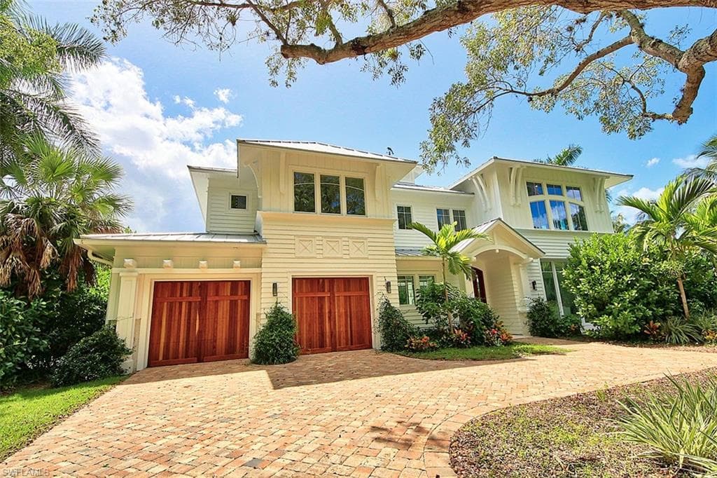 300 2nd AVE N NAPLES, FL 34102