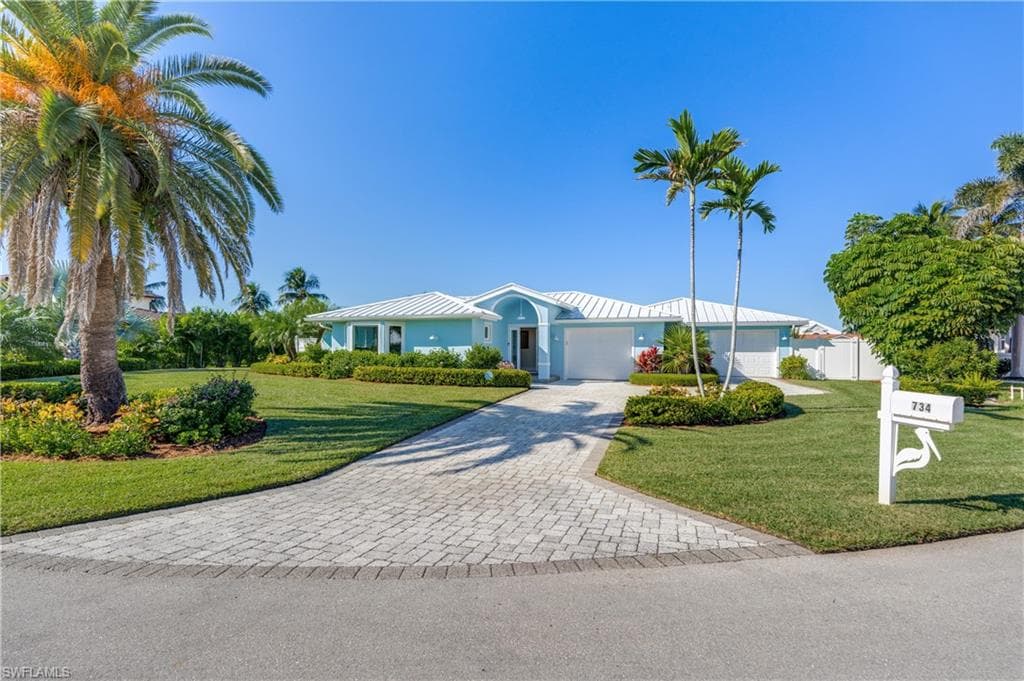 734 Sand Dollar DR SANIBEL, FL 33957