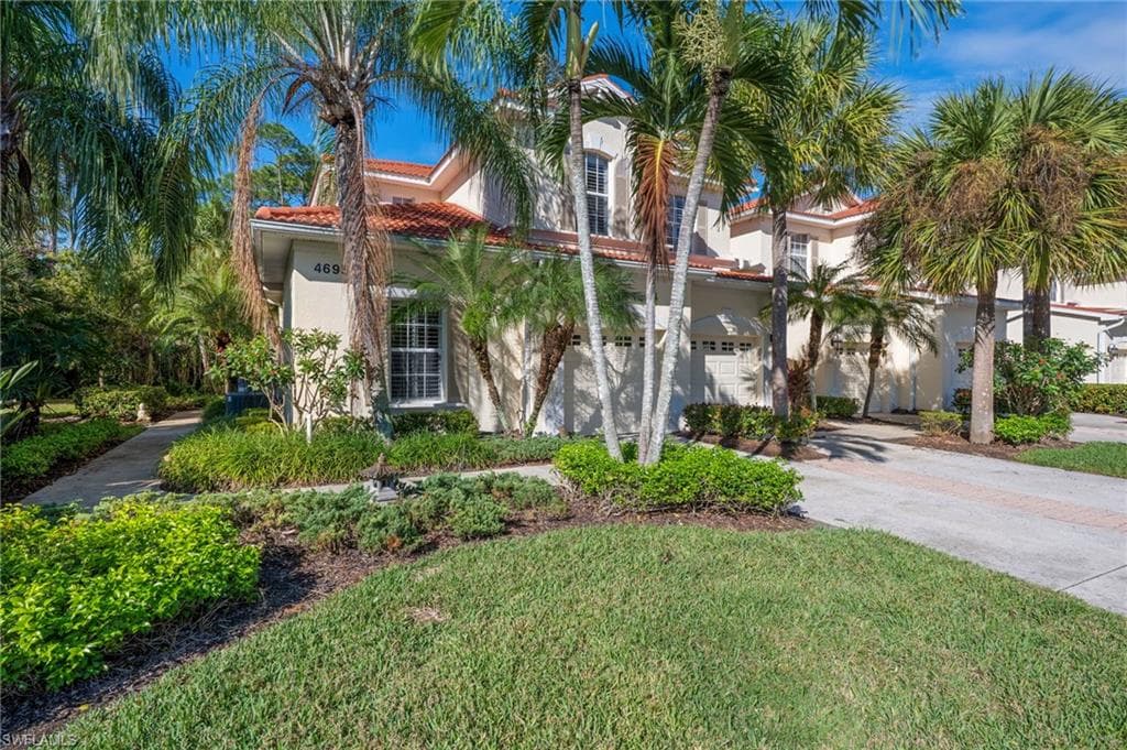 4695 Winged Foot CT 101 NAPLES, FL 34112
