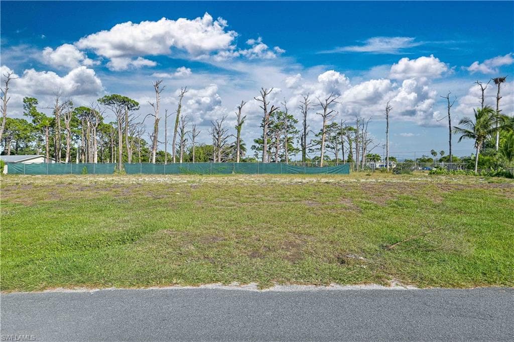 7176 Vassar DR FORT MYERS, FL 33908