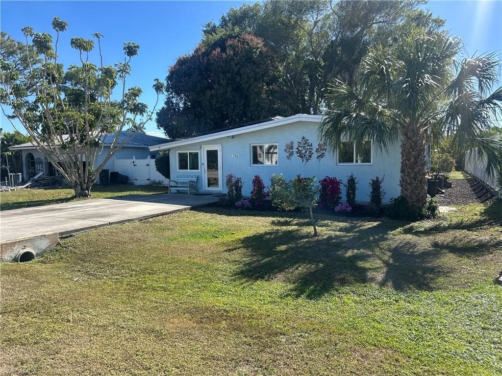 736 92nd AVE N NAPLES, FL 34108