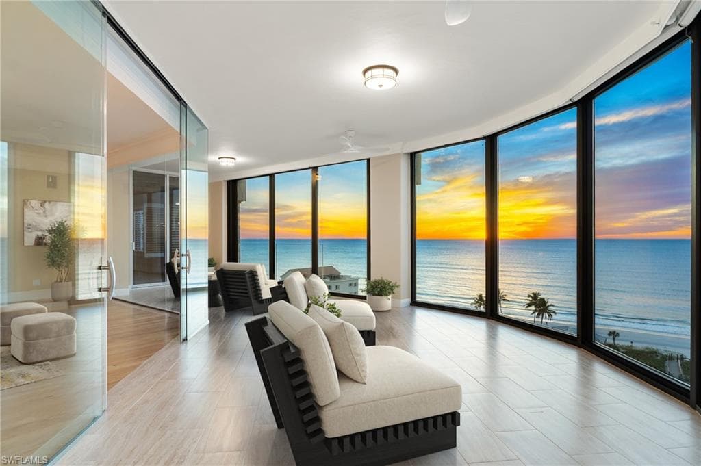 81 Seagate DR 1103 NAPLES, FL 34103