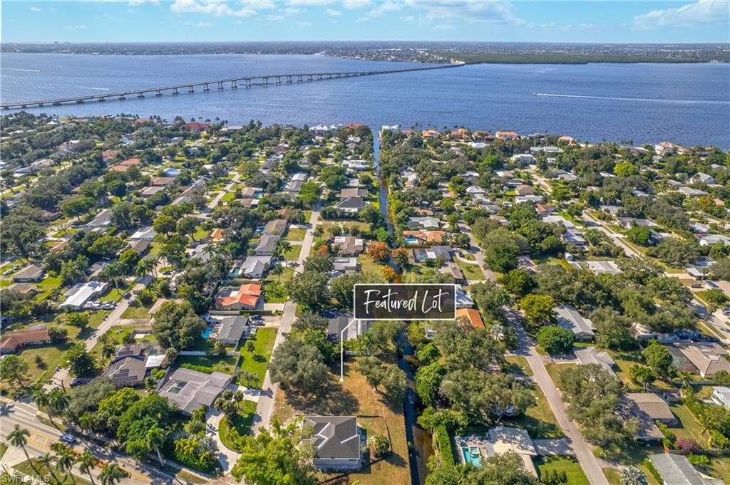 1329 Carlene AVE FORT MYERS, FL 33901