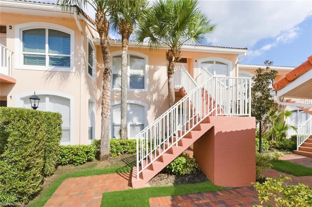 1940 Cascades DR 5504 NAPLES, FL 34112