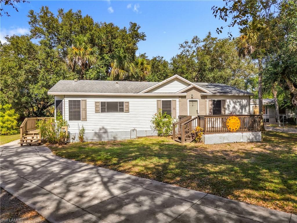 4025 Caloosa LOOP LABELLE, FL 33935
