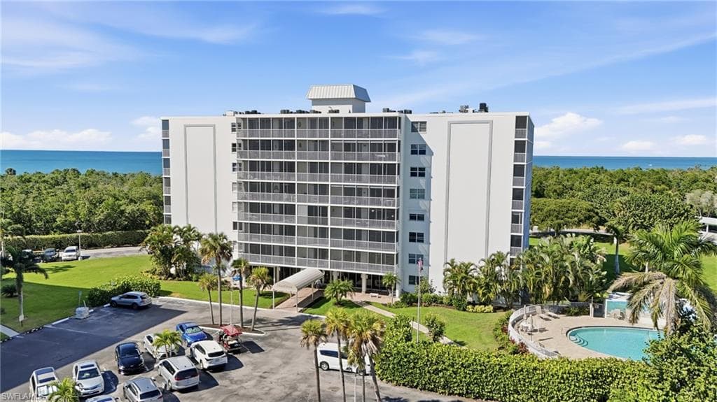 5 Bluebill AVE 301 NAPLES, FL 34108