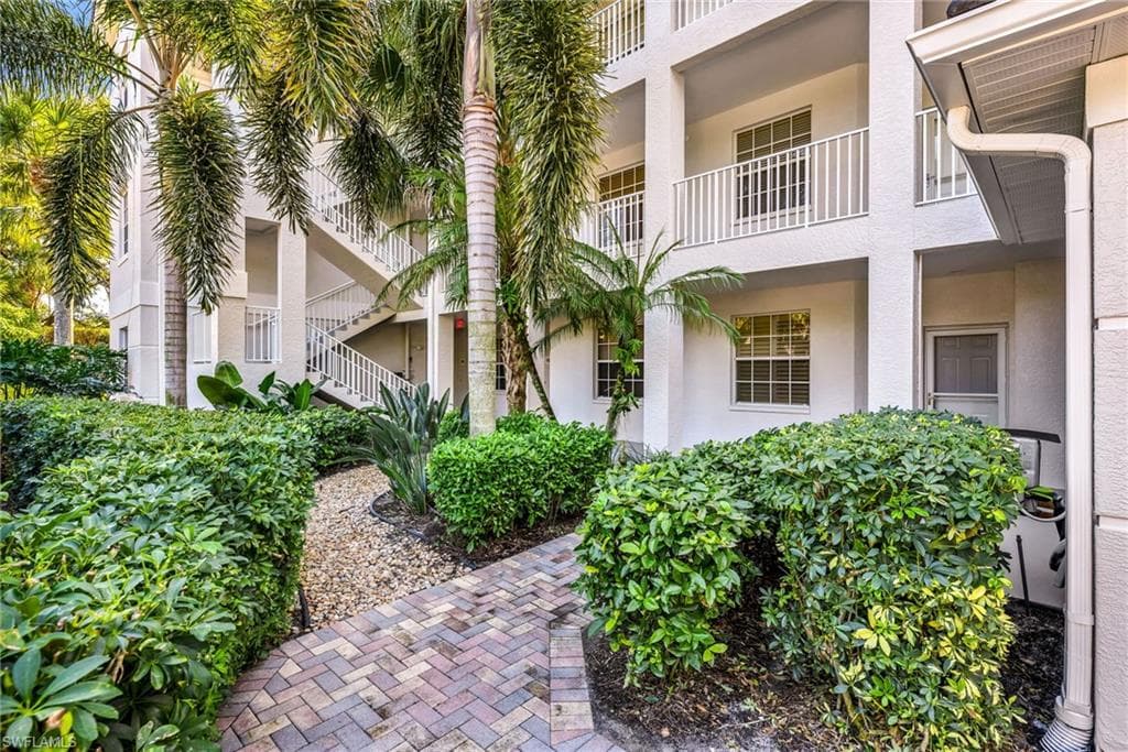 3421 Pointe Creek CT 101 BONITA SPRINGS, FL 34134