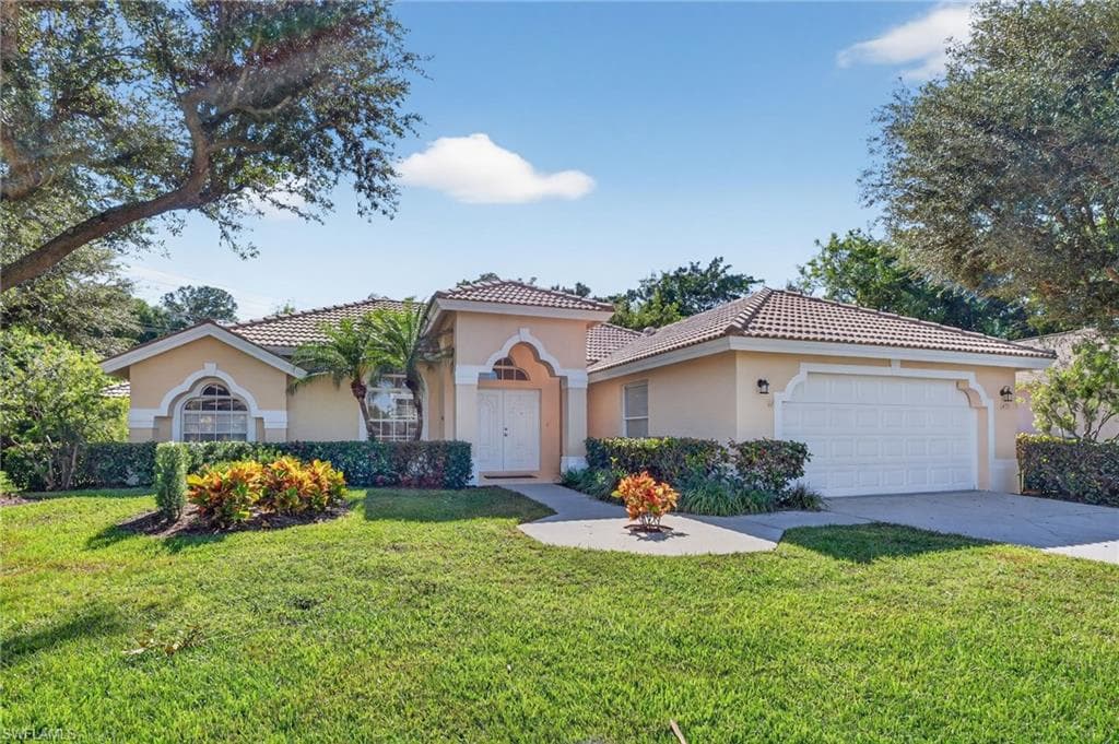 1471 Vintage CT NAPLES, FL 34104