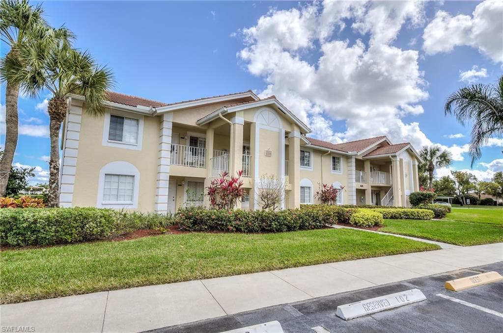 7730 Jewel LN 202 NAPLES, FL 34109