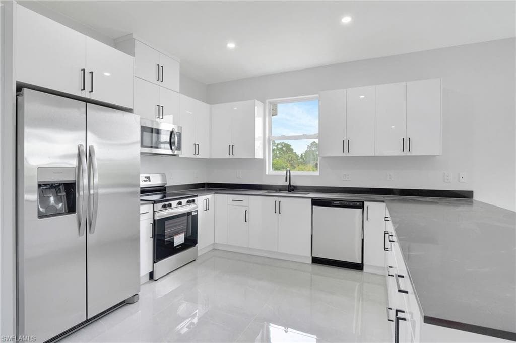 1072 Norton AVE S LEHIGH ACRES, FL 33974
