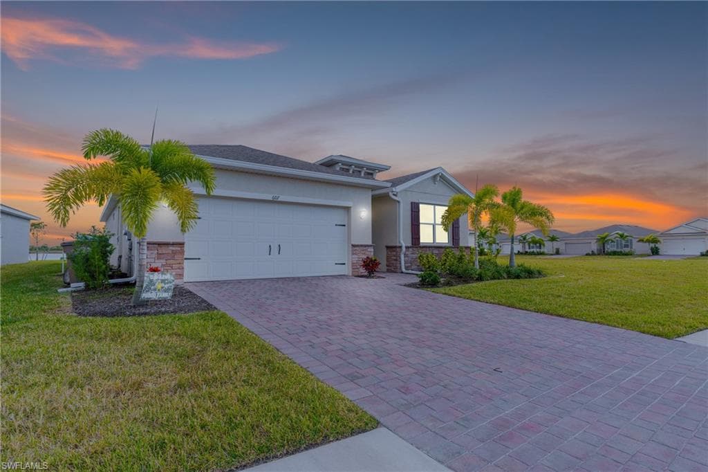 607 Parkshore Lake AVE CAPE CORAL, FL 33993