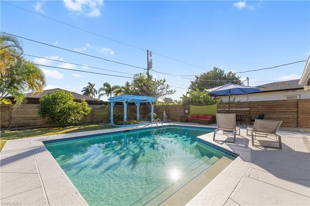 604 110th AVE N NAPLES, FL 34108