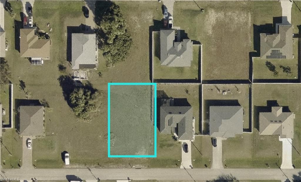 1439 NE 33rd TER CAPE CORAL, FL 33909