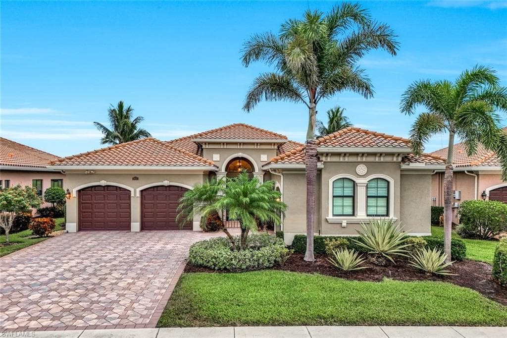 2975 Cinnamon Bay CIR NAPLES, FL 34119